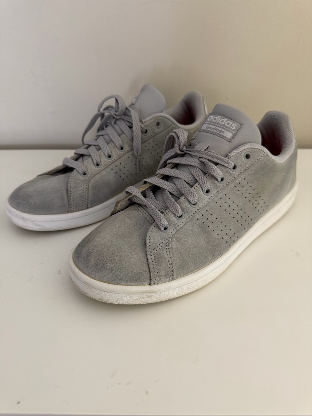 Adidas Neo Cloudfoam Men’s 9 gray suede leather flat zero drop sneakers